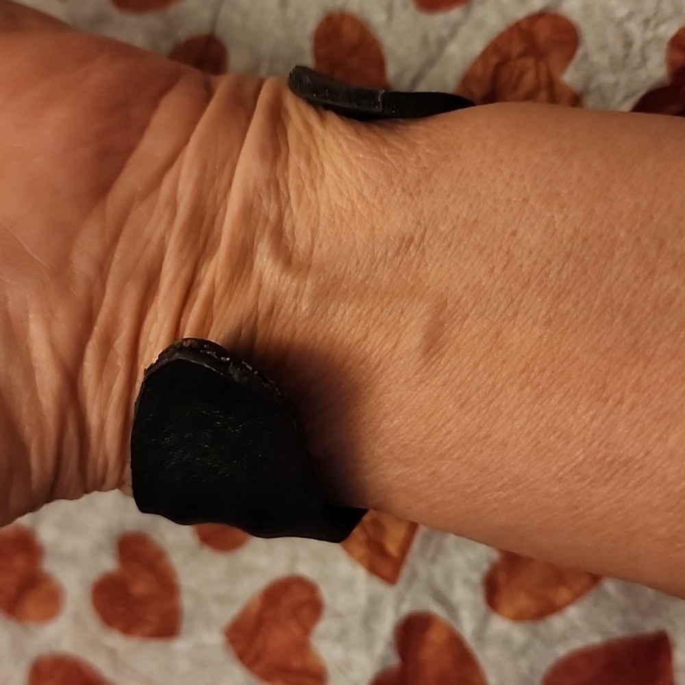 Leather rose cuff bracelet in black, NWOT, unbranded. - Picture 5 of 5